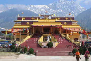 Amritsar to Dharamshala Tour Cabs